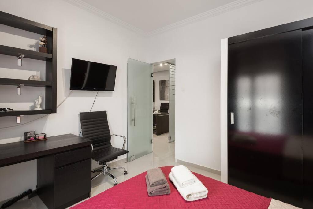 Modern Office Apartment.Wifi,2A/C,Luxury Fur/Tures Szaloniki Kültér fotó